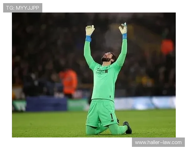 阿利松庆祝动作起源：致敬信仰与家庭的标志性手势