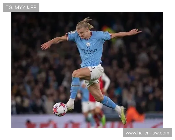 本泽马与哈兰德：全能前腰和完美射手的战术角色对比分析