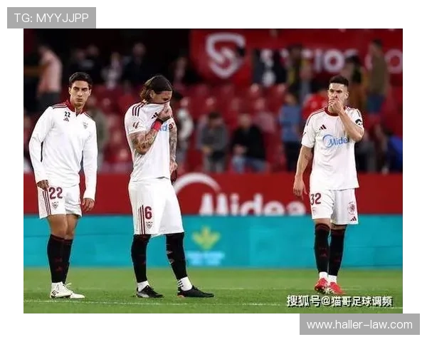 塞维利亚传统强队地位动摇,球队在西甲与欧战的表现稳定性面临考验。 塞维利亚传统强队地位动摇,球队在西甲与欧战的表现稳定性面临考验。