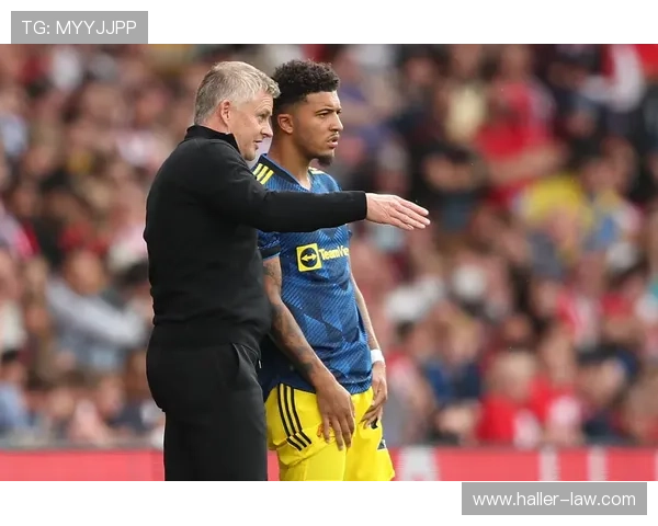 曼联越输越乱,问题不在球员不行,而是体系彻底崩了 曼联越输越乱,问题不在球员不行,而是体系彻底崩了