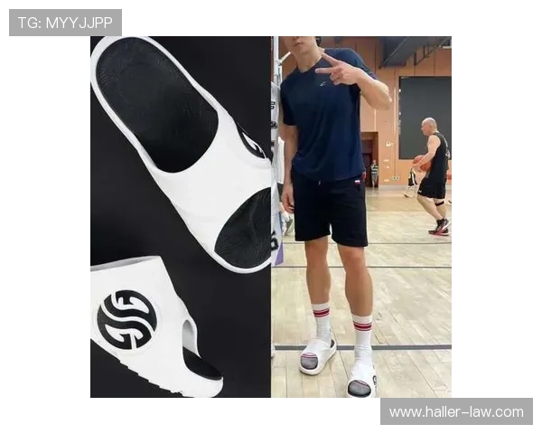 施洋这生活简直不像职业运动员，一双拖鞋都比我新三倍多了