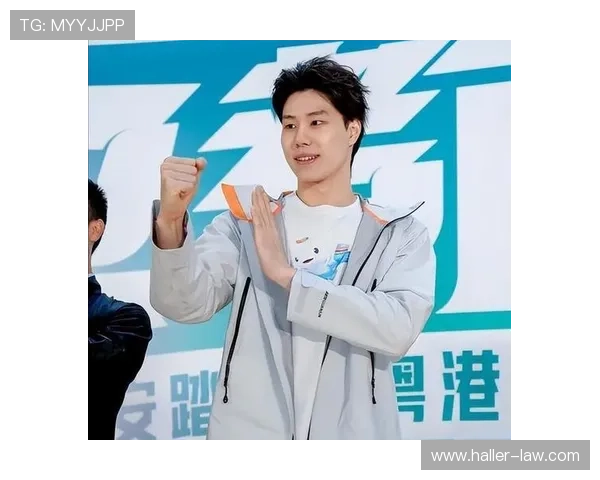 覃海洋训练完直接去奢侈品店刷卡，柜姐以为他是来拍广告的